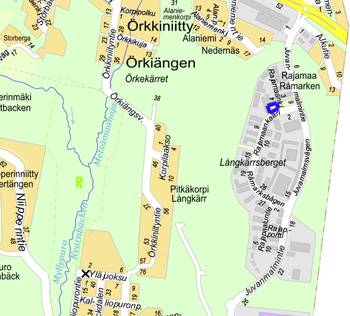 Opaskarttapohjaan on merkitty suunnittelualue sinisellä viivalla.