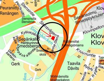 Suunnittelukohde on merkitty karttaa punaisella aluerajauksella.