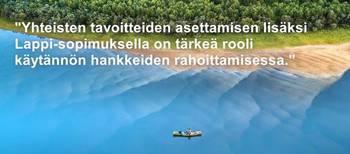 Kuva kanoottiretkeilijästä lappilaisella joella. Kuva: Juha Kauppinen | Lapin materiaalipankki
