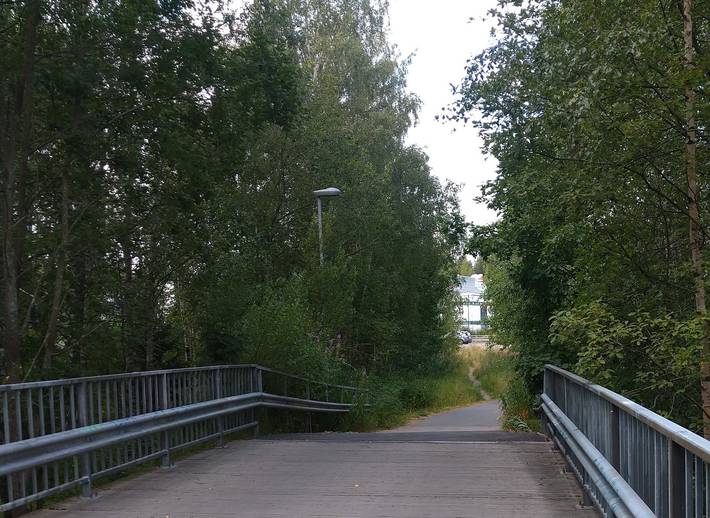 näkymä nykyiseltä jalankulun ja pyöräilyn sillalta länteen