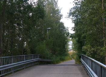 näkymä nykyiseltä jalankulun ja pyöräilyn sillalta länteen