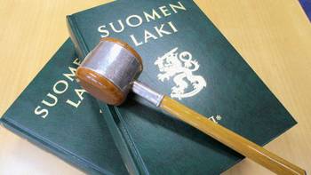 Viranomaisen kaiken toiminnan on perustuttava ainoastaan lakiin.